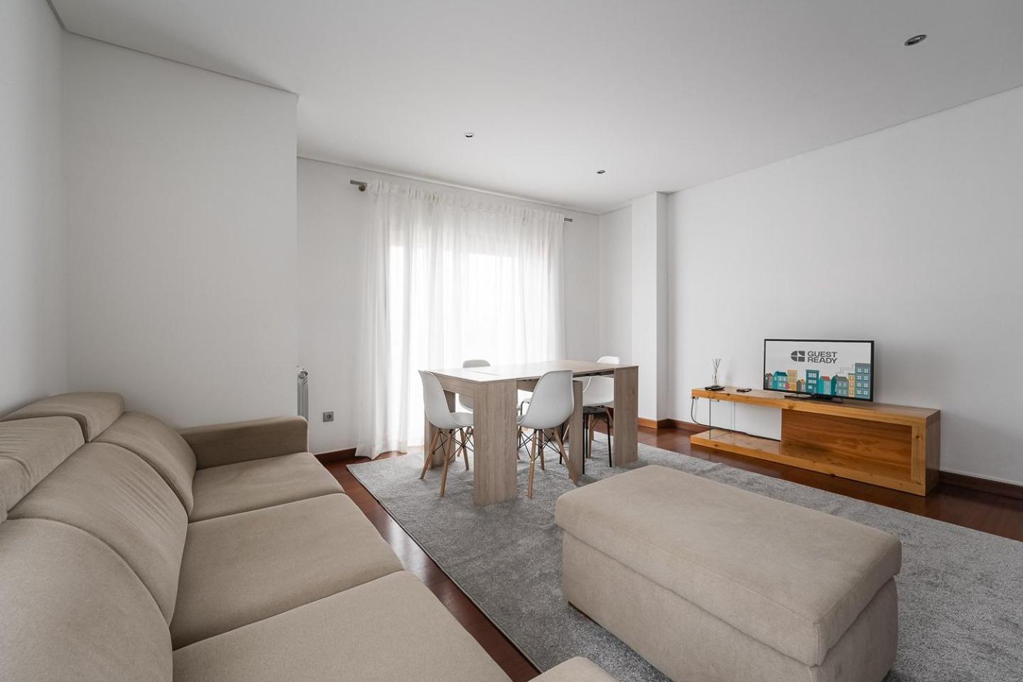 Guestready - A Modern Stay In Авейру Экстерьер фото